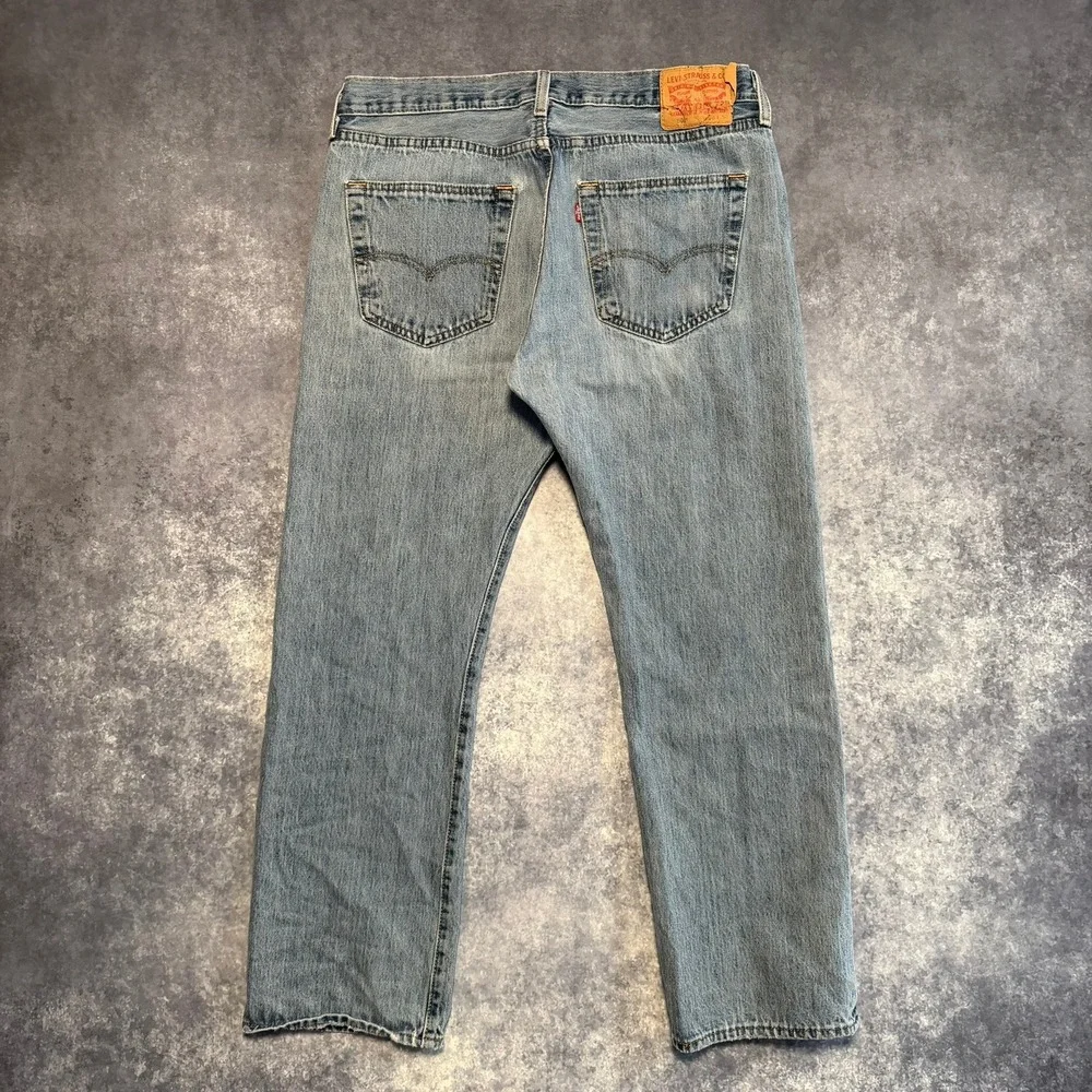 Levis‎ 501 Original Fit Button Fly Jeans Mens 36x30 Light Wash Blue Denim